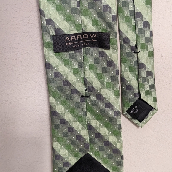 Arrow Brand Tie - Picture 2 of 3
